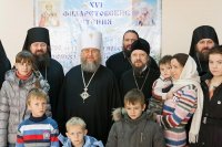 9-«Христианская семья является твёрдым оплотом любого общества». Епископ Усть-Каменогорский и Семипалатинский Амфилохий участвовал в награждении многодетных семей Алма-Атинской епархии