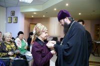 10-Сотрудникам Усть-Каменогорского епархиального управления и работникам Свято-Троицкого монастыря вручены памятные медали в честь 1000-летия равноапостольного князя Владимира