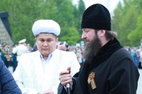 14-Епископ Амфилохий принял участие в мероприятиях, посвященных 71-ой годовщине Великой Победы