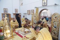 32-В воскресный день епископ Амфилохий совершил Божественную Литургию в главном храме Рудного Алтая