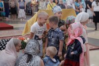 33-В воскресный день епископ Амфилохий совершил Божественную Литургию в главном храме Рудного Алтая