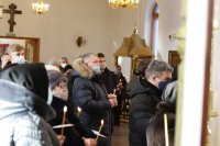 4-В Андреевском кафедральном соборе состоялось прощание с экс-акимом города Усть-Каменогорска В.Н.Сухоруковой