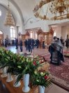 1-В Андреевском кафедральном соборе была совершена утреня с чином погребения Плащаницы Господа Иисуса Христа