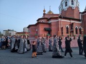 17-В Андреевском кафедральном соборе была совершена утреня с чином погребения Плащаницы Господа Иисуса Христа