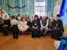 В Центральной воскресной школе города Усть-Каменогорска прошёл детский Рождественский праздник