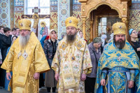 7-В воскресный день, отмеченный празднованием в честь Иверской иконы Божией Матери, архиепископ Усть-Каменогорский и Семипалатинский Амфилохий сослужил митрополиту Александру за Литургией в Иверско-Серафимовском монастыре Алматы