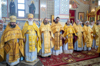 4-В день памяти благоверного князя Александра Невского и преподобного Александра Свирского архиепископ Усть-Каменогорский и Семипалатинский Амфилохий сослужил митрополиту Александру за Литургией в Александро-Невском соборе Алма-Аты