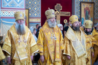 13-В день памяти благоверного князя Александра Невского и преподобного Александра Свирского архиепископ Усть-Каменогорский и Семипалатинский Амфилохий сослужил митрополиту Александру за Литургией в Александро-Невском соборе Алма-Аты