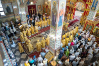 16-В день памяти благоверного князя Александра Невского и преподобного Александра Свирского архиепископ Усть-Каменогорский и Семипалатинский Амфилохий сослужил митрополиту Александру за Литургией в Александро-Невском соборе Алма-Аты