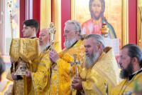38-В день памяти благоверного князя Александра Невского и преподобного Александра Свирского архиепископ Усть-Каменогорский и Семипалатинский Амфилохий сослужил митрополиту Александру за Литургией в Александро-Невском соборе Алма-Аты