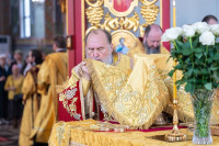 42-В день памяти благоверного князя Александра Невского и преподобного Александра Свирского архиепископ Усть-Каменогорский и Семипалатинский Амфилохий сослужил митрополиту Александру за Литургией в Александро-Невском соборе Алма-Аты