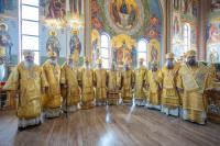 50-В день памяти благоверного князя Александра Невского и преподобного Александра Свирского архиепископ Усть-Каменогорский и Семипалатинский Амфилохий сослужил митрополиту Александру за Литургией в Александро-Невском соборе Алма-Аты