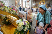54-В день памяти благоверного князя Александра Невского и преподобного Александра Свирского архиепископ Усть-Каменогорский и Семипалатинский Амфилохий сослужил митрополиту Александру за Литургией в Александро-Невском соборе Алма-Аты