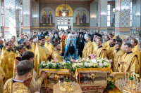 55-В день памяти благоверного князя Александра Невского и преподобного Александра Свирского архиепископ Усть-Каменогорский и Семипалатинский Амфилохий сослужил митрополиту Александру за Литургией в Александро-Невском соборе Алма-Аты