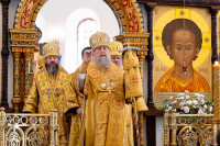 15-В воскресный день архиепископ Усть-Каменогорский и Семипалатинский Амфилохий сослужил митрополиту Александру за Литургией в храме Христа Спасителя города Алма-Аты