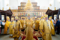 31-В воскресный день архиепископ Усть-Каменогорский и Семипалатинский Амфилохий сослужил митрополиту Александру за Литургией в храме Христа Спасителя города Алма-Аты