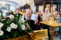 68-В воскресный день архиепископ Усть-Каменогорский и Семипалатинский Амфилохий сослужил митрополиту Александру за Литургией в храме Христа Спасителя города Алма-Аты