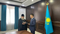 4-Архиепископ Усть-Каменогорский и Семипалатинский Амфилохий принял участие во встрече митрополита Астанайского и Казахстанского Александра с акимом Павлодарской области А.К.Байхановым