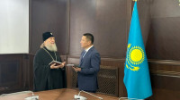 5-Архиепископ Усть-Каменогорский и Семипалатинский Амфилохий принял участие во встрече митрополита Астанайского и Казахстанского Александра с акимом Павлодарской области А.К.Байхановым