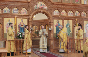 В день памяти Новомучеников и исповедников Казахстанских архиепископ Амфилохий совершил Божественную Литургию в Андреевском соборе