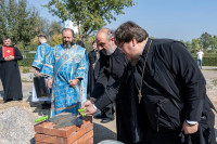 10-Митрополит Александр совершил закладку духовно-культурного центра во имя святителя Спиридона Тримифунтского в столице Рудного Алтая 