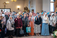 15-В главном храме Усть-Каменогорска состоялась праздничная Литургия по случаю принесения десницы святителя Спиридона Тримифунтского 