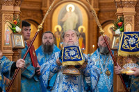 17-В главном храме Усть-Каменогорска состоялась праздничная Литургия по случаю принесения десницы святителя Спиридона Тримифунтского 