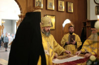 48-В воскресный день архиепископ Амфилохий совершил Божественную Литургию в Андреевском кафедральном соборе