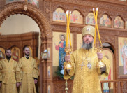 7-В воскресный день архиепископ Амфилохий совершил Божественную Литургию в Андреевском кафедральном соборе