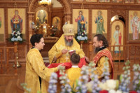 12-В воскресный день архиепископ Амфилохий совершил Божественную Литургию в Андреевском кафедральном соборе