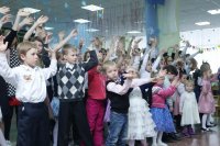 10-В Центральной воскресной школе Усть-Каменогорска состоялся детский рождественский праздник